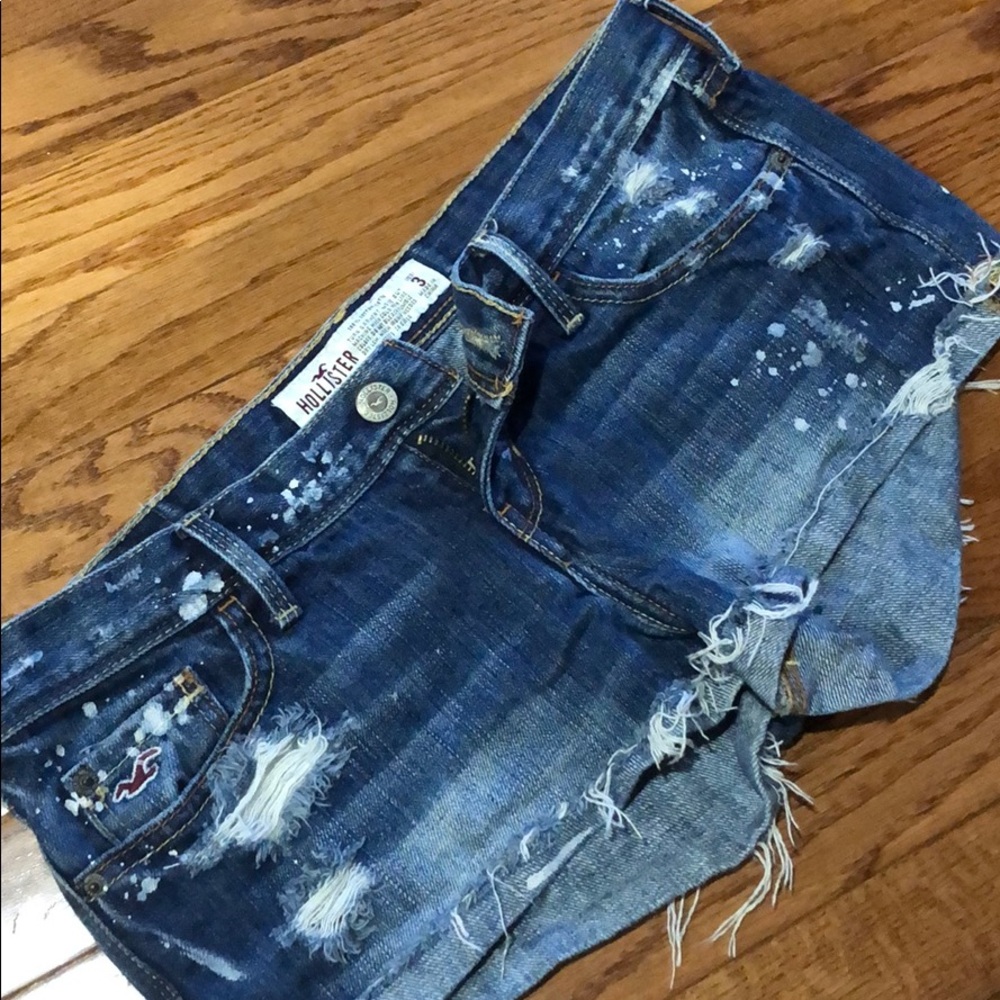 Hollister Distressed Shorts in Size 3